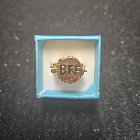 Ring - Picture 1 of 4